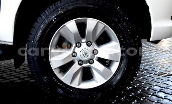 Acheter Occasion Voiture Toyota Hilux Blanc à Windhoek, Namibie Acheter Occasion Voiture Toyota Hilux Blanc à Windhoek, Namibie