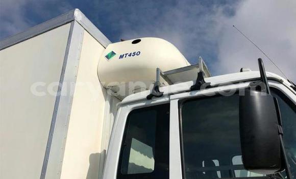 Acheter Occasion Utilitaire Nissan UD Blanc à Windhoek, Namibie Acheter Occasion Utilitaire Nissan UD Blanc à Windhoek, Namibie