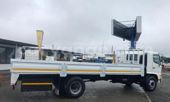 Buy Used Hino 300 Series White Truck in Windhoek in Namibia Buy Used Hino 300 Series White Truck in Windhoek in Namibia