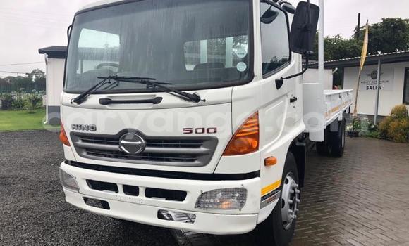 Buy Used Hino 300 Series White Truck in Windhoek in Namibia Buy Used Hino 300 Series White Truck in Windhoek in Namibia