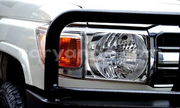 Buy Used Toyota Land Cruiser White Car in Windhoek in Namibia Buy Used Toyota Land Cruiser White Car in Windhoek in Namibia