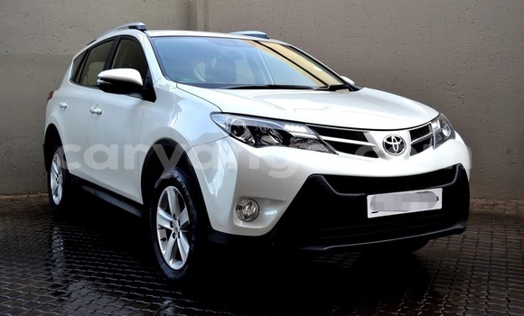 Buy Used Toyota RAV4 White Car in Windhoek in Namibia