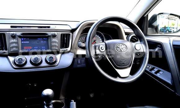 Acheter Occasion Voiture Toyota RAV4 Blanc à Windhoek, Namibie Acheter Occasion Voiture Toyota RAV4 Blanc à Windhoek, Namibie