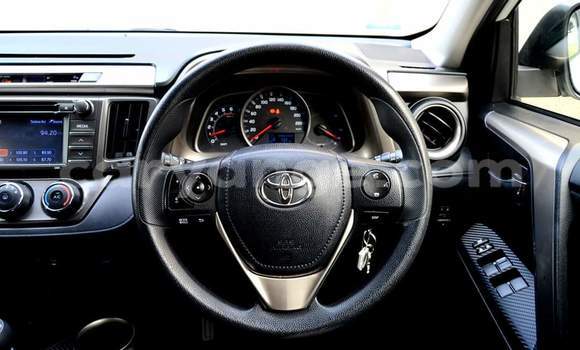 Acheter Occasion Voiture Toyota RAV4 Blanc à Windhoek, Namibie Acheter Occasion Voiture Toyota RAV4 Blanc à Windhoek, Namibie