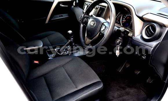 Acheter Occasion Voiture Toyota RAV4 Blanc à Windhoek, Namibie Acheter Occasion Voiture Toyota RAV4 Blanc à Windhoek, Namibie