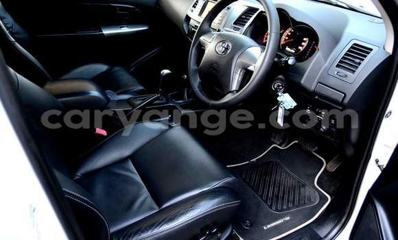 Acheter Occasion Voiture Toyota Hilux Blanc à Windhoek, Namibie Acheter Occasion Voiture Toyota Hilux Blanc à Windhoek, Namibie