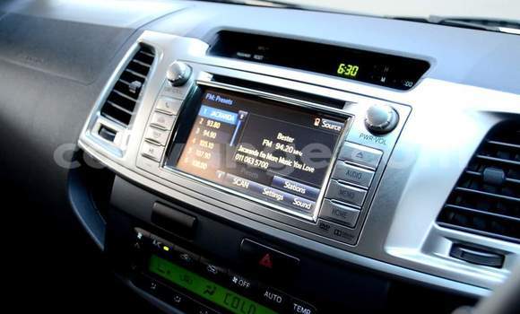 Acheter Occasion Voiture Toyota Hilux Blanc à Windhoek, Namibie Acheter Occasion Voiture Toyota Hilux Blanc à Windhoek, Namibie