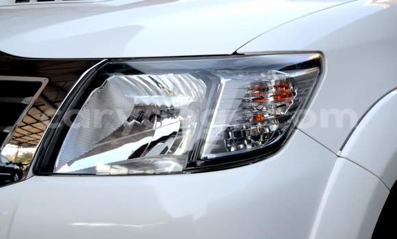 Acheter Occasion Voiture Toyota Hilux Blanc à Windhoek, Namibie Acheter Occasion Voiture Toyota Hilux Blanc à Windhoek, Namibie