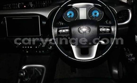 Acheter Occasion Voiture Toyota Hilux Blanc à Windhoek, Namibie Acheter Occasion Voiture Toyota Hilux Blanc à Windhoek, Namibie