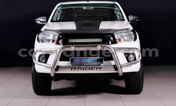 Acheter Occasion Voiture Toyota Hilux Blanc à Windhoek, Namibie Acheter Occasion Voiture Toyota Hilux Blanc à Windhoek, Namibie