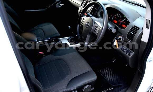 Acheter Occasion Voiture Nissan Navara Blanc à Windhoek, Namibie Acheter Occasion Voiture Nissan Navara Blanc à Windhoek, Namibie