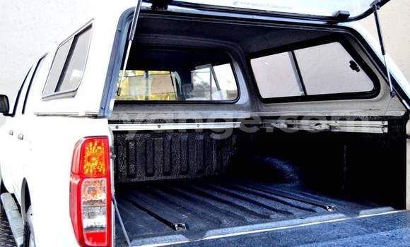 Acheter Occasion Voiture Nissan Navara Blanc à Windhoek, Namibie Acheter Occasion Voiture Nissan Navara Blanc à Windhoek, Namibie
