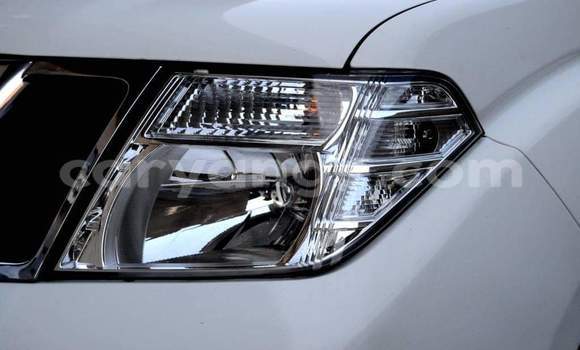 Acheter Occasion Voiture Nissan Navara Blanc à Windhoek, Namibie Acheter Occasion Voiture Nissan Navara Blanc à Windhoek, Namibie