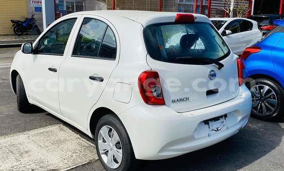 Acheter Occasion Voiture Nissan March Blanc à Grootfontein, Namibie Acheter Occasion Voiture Nissan March Blanc à Grootfontein, Namibie