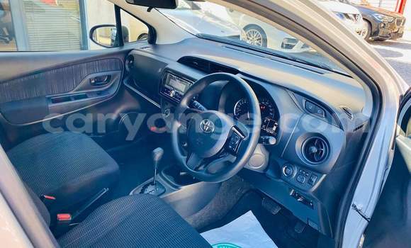 Acheter Occasion Voiture Toyota Vitz Gris à Windhoek, Namibie Acheter Occasion Voiture Toyota Vitz Gris à Windhoek, Namibie