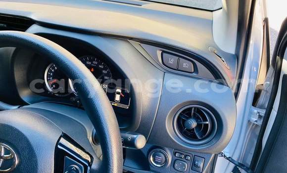 Acheter Occasion Voiture Toyota Vitz Gris à Windhoek, Namibie Acheter Occasion Voiture Toyota Vitz Gris à Windhoek, Namibie