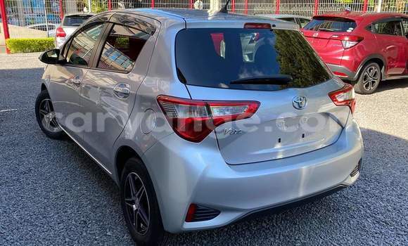 Acheter Occasion Voiture Toyota Vitz Gris à Windhoek, Namibie Acheter Occasion Voiture Toyota Vitz Gris à Windhoek, Namibie