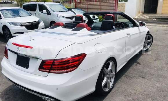 Buy Used Mercedes-Benz E–Class White Car in Windhoek in Namibia Buy Used Mercedes-Benz E–Class White Car in Windhoek in Namibia