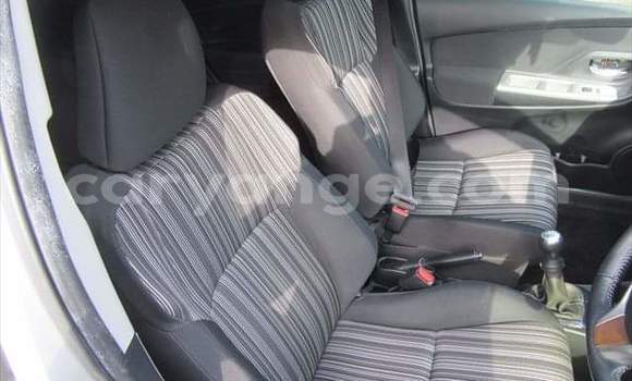 Acheter Occasion Voiture Toyota Vitz Gris à Windhoek, Namibie Acheter Occasion Voiture Toyota Vitz Gris à Windhoek, Namibie