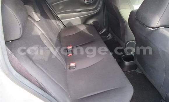 Acheter Occasion Voiture Toyota Vitz Gris à Windhoek, Namibie Acheter Occasion Voiture Toyota Vitz Gris à Windhoek, Namibie