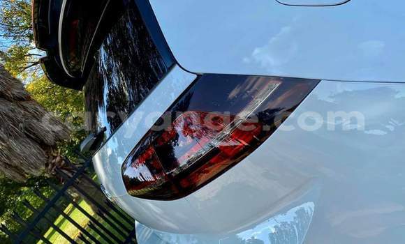 Buy Used Volkswagen Golf R White Car in Windhoek in Namibia Buy Used Volkswagen Golf R White Car in Windhoek in Namibia