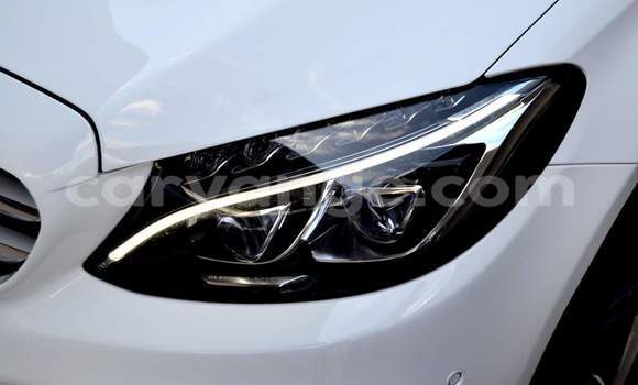 Acheter Occasion Voiture Mercedes-Benz C–Class Blanc à Windhoek, Namibie Acheter Occasion Voiture Mercedes-Benz C–Class Blanc à Windhoek, Namibie