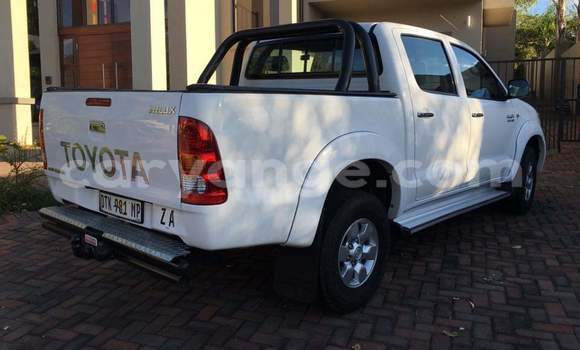 Buy Used Toyota Hilux White Car in Windhoek in Namibia Buy Used Toyota Hilux White Car in Windhoek in Namibia