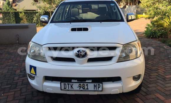 Buy Used Toyota Hilux White Car in Windhoek in Namibia Buy Used Toyota Hilux White Car in Windhoek in Namibia