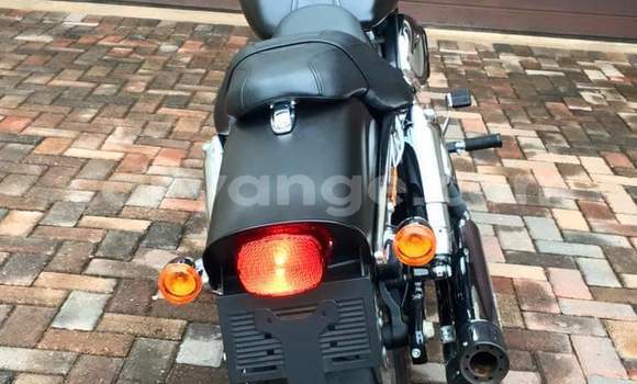 Acheter Occasion Moto Harley Davidson Dyna Noir à Grootfontein, Namibie Acheter Occasion Moto Harley Davidson Dyna Noir à Grootfontein, Namibie