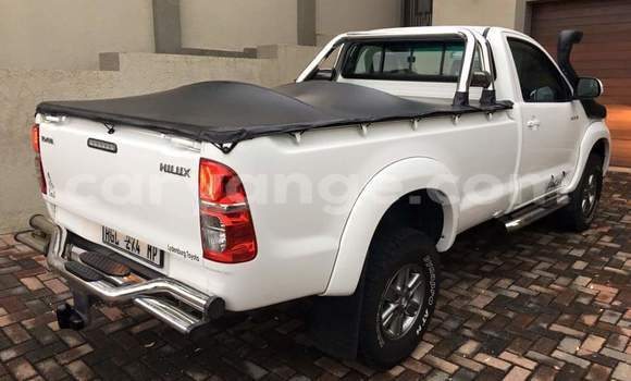 Buy Used Toyota Hilux White Car in Windhoek in Namibia Buy Used Toyota Hilux White Car in Windhoek in Namibia