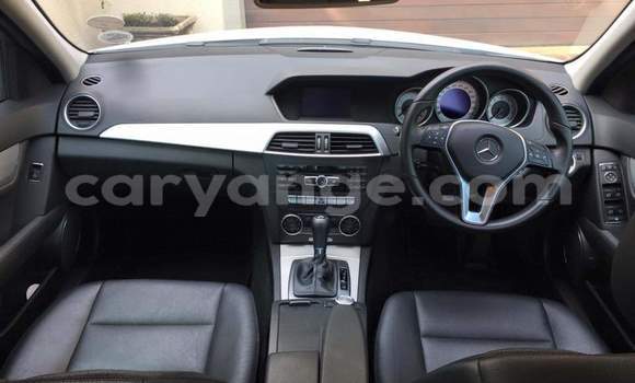 Buy Used Mercedes-Benz C–Class White Car in Grootfontein in Namibia Buy Used Mercedes-Benz C–Class White Car in Grootfontein in Namibia