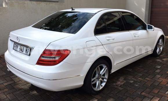 Buy Used Mercedes-Benz C–Class White Car in Grootfontein in Namibia Buy Used Mercedes-Benz C–Class White Car in Grootfontein in Namibia