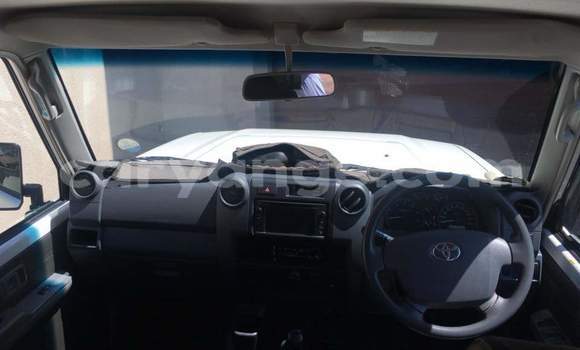 Buy Used Toyota Land Cruiser White Car in Grootfontein in Namibia Buy Used Toyota Land Cruiser White Car in Grootfontein in Namibia