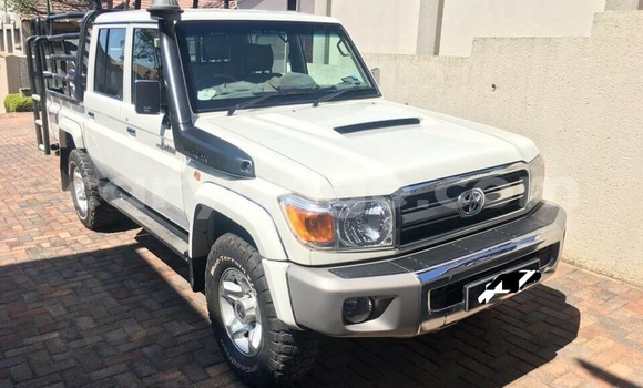 Buy Used Toyota Land Cruiser White Car in Grootfontein in Namibia Buy Used Toyota Land Cruiser White Car in Grootfontein in Namibia
