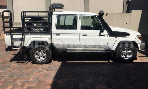 Buy Used Toyota Land Cruiser White Car in Grootfontein in Namibia Buy Used Toyota Land Cruiser White Car in Grootfontein in Namibia