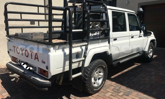 Buy Used Toyota Land Cruiser White Car in Grootfontein in Namibia Buy Used Toyota Land Cruiser White Car in Grootfontein in Namibia