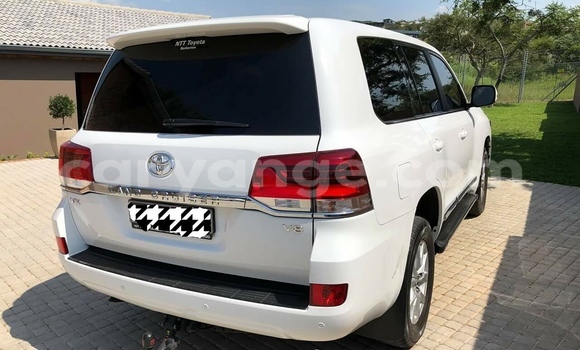 Acheter Occasion Voiture Toyota Land Cruiser Blanc à Windhoek, Namibie Acheter Occasion Voiture Toyota Land Cruiser Blanc à Windhoek, Namibie