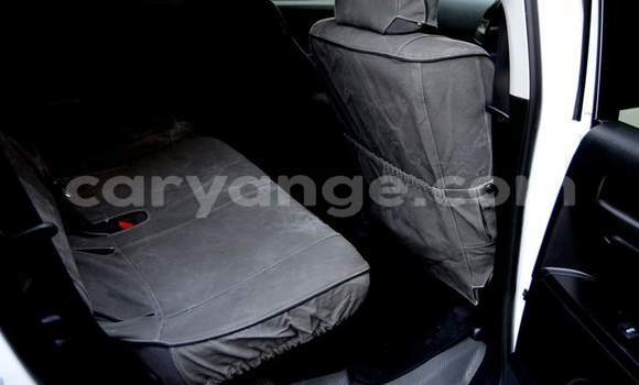 Acheter Occasion Voiture Toyota Land Cruiser Blanc à Windhoek, Namibie Acheter Occasion Voiture Toyota Land Cruiser Blanc à Windhoek, Namibie