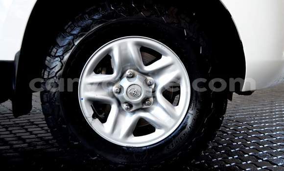 Acheter Occasion Voiture Toyota Land Cruiser Blanc à Windhoek, Namibie Acheter Occasion Voiture Toyota Land Cruiser Blanc à Windhoek, Namibie