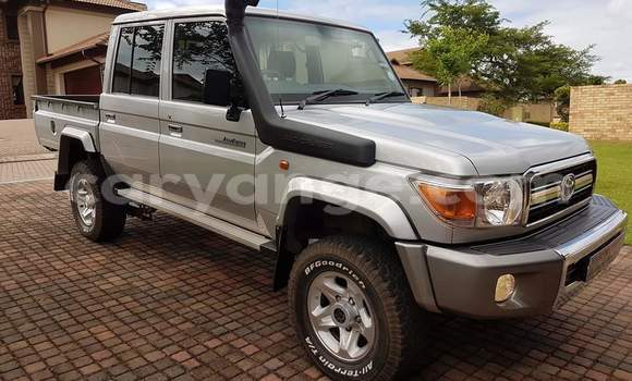 Buy Used Toyota Land Cruiser Silver Car in Grootfontein in Namibia