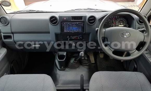 Acheter Occasion Voiture Toyota Land Cruiser Gris à Grootfontein, Namibie Acheter Occasion Voiture Toyota Land Cruiser Gris à Grootfontein, Namibie
