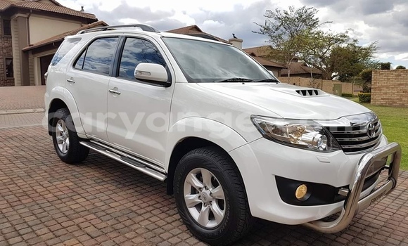 Buy Used Toyota Fortuner White Car in Grootfontein in Namibia