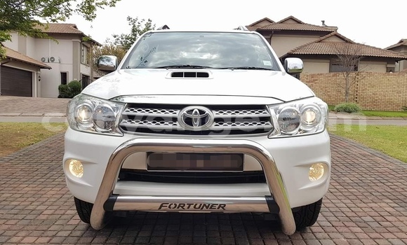Acheter Occasion Voiture Toyota Fortuner Blanc à Windhoek, Namibie Acheter Occasion Voiture Toyota Fortuner Blanc à Windhoek, Namibie