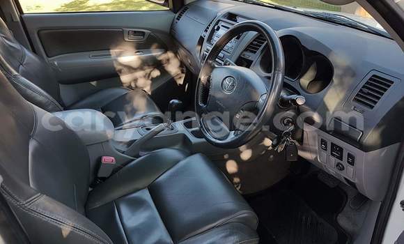 Buy Used Toyota Hilux White Car in Grootfontein in Namibia Buy Used Toyota Hilux White Car in Grootfontein in Namibia