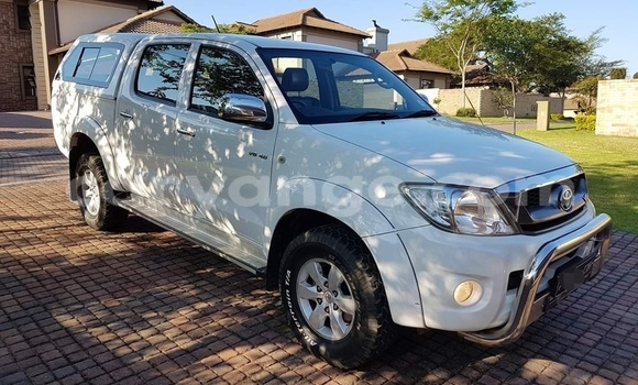 Buy Used Toyota Hilux White Car in Grootfontein in Namibia Buy Used Toyota Hilux White Car in Grootfontein in Namibia