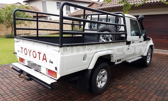 Buy Used Toyota Land Cruiser White Car in Windhoek in Namibia Buy Used Toyota Land Cruiser White Car in Windhoek in Namibia
