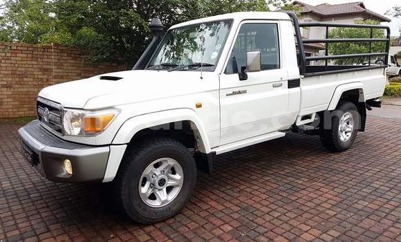 Buy Used Toyota Land Cruiser White Car in Windhoek in Namibia Buy Used Toyota Land Cruiser White Car in Windhoek in Namibia