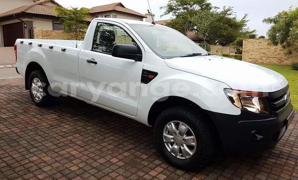 Buy Used Ford Ranger White Car in Grootfontein in Namibia
