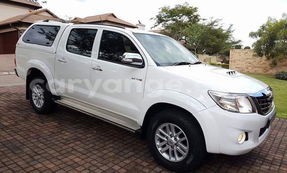 Acheter Occasion Voiture Toyota Hilux Blanc à Grootfontein, Namibie