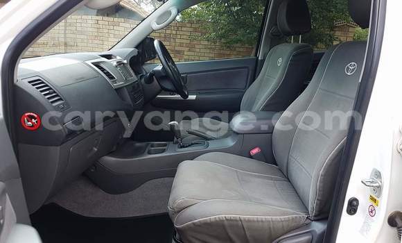 Buy Used Toyota Hilux White Car in Grootfontein in Namibia Buy Used Toyota Hilux White Car in Grootfontein in Namibia